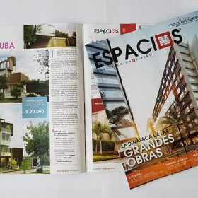 Reportaje de la revistas expecializadas ESPACIOS construcción & diseño del diario el universo a arquitenctos de Cuenca Construba